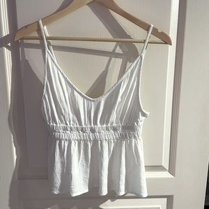 Cute flowy O’Neill tank